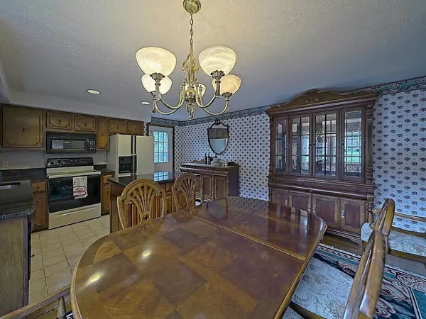 Freetown, MA 02702,37 Simpson Ln