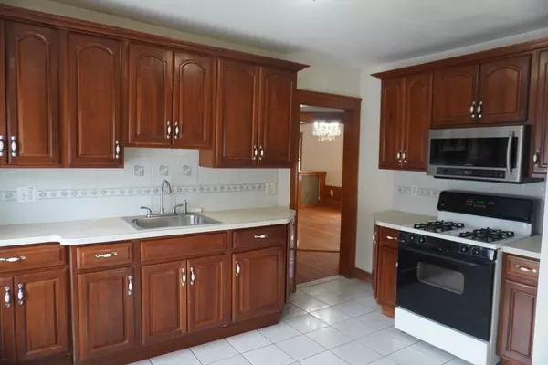 70 Brook Rd #2, Milton, MA 02186