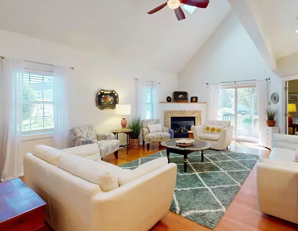 Belchertown, MA 01007,50 Center Street #9