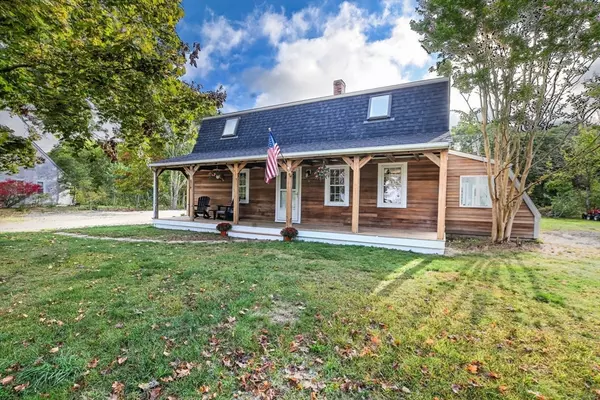 46 Alderberry Ln, Falmouth, MA 02536