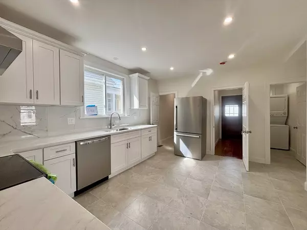 Malden, MA 02148,111-111A Adams St #2