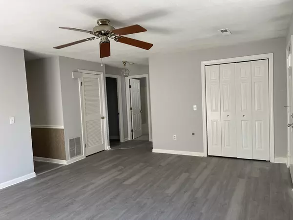 Pepperell, MA 01463,103 Main St #23