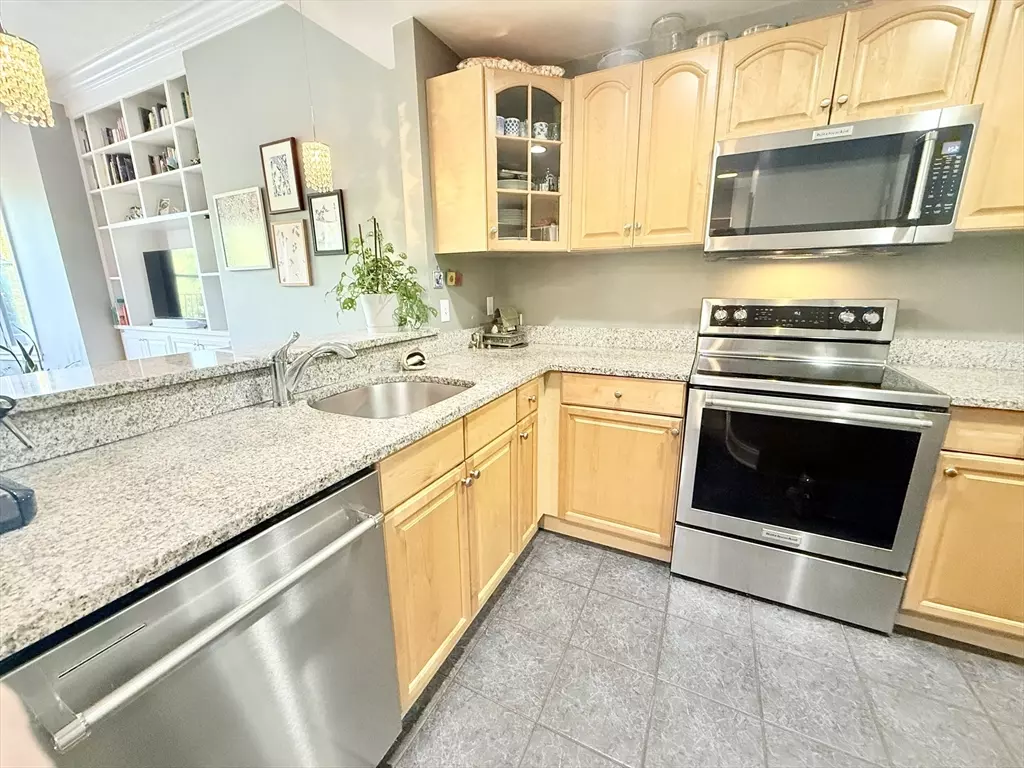Boston, MA 02118,552 Massachusetts Ave #4