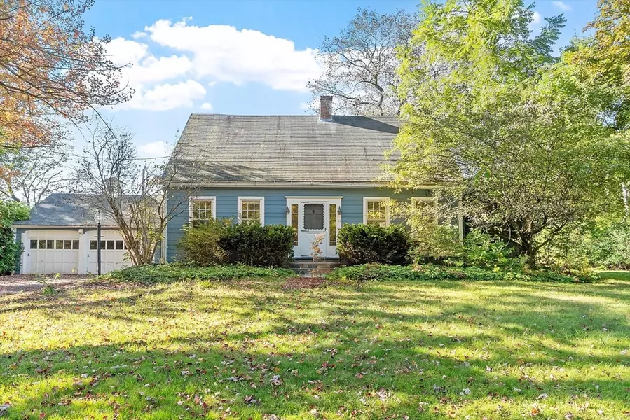 44 Wildwood Ave, Greenfield, MA 01301