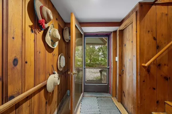 Falmouth, MA 02543,76 F R Lillie Rd