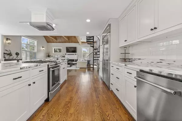 Burlington, MA 01803,11 Crowley Rd