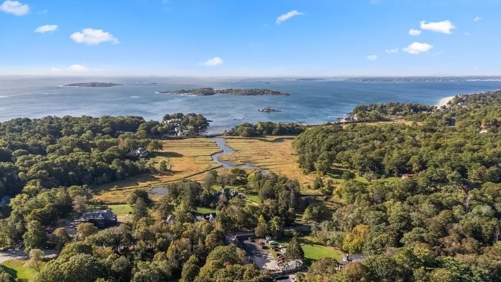 Manchester, MA 01944,6 Highland Avenue