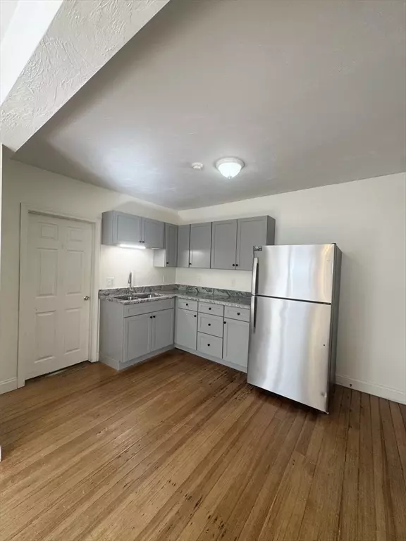 5 Austin St #2L, Blackstone, MA 01504