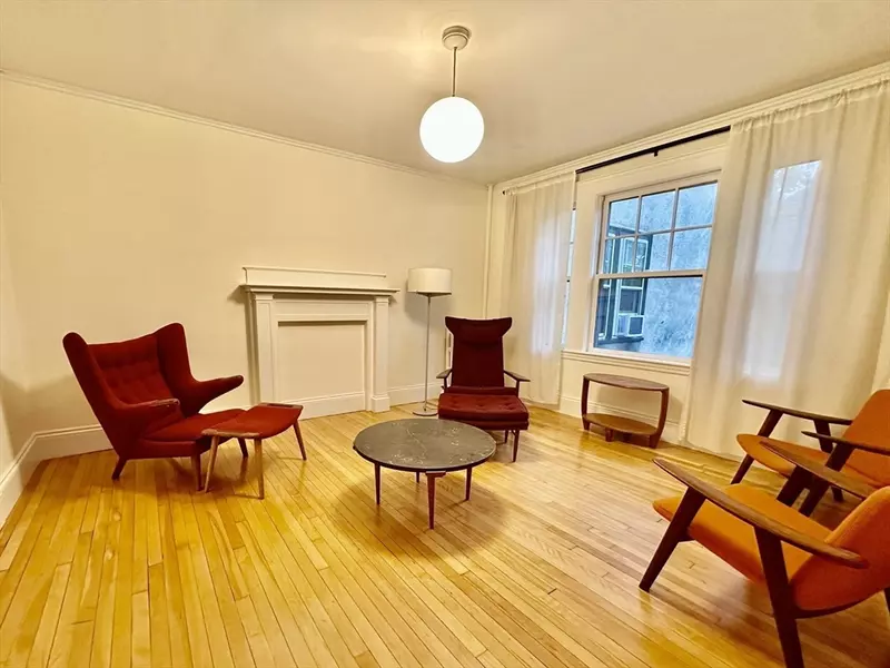 7 Centre St #3, Cambridge, MA 02138