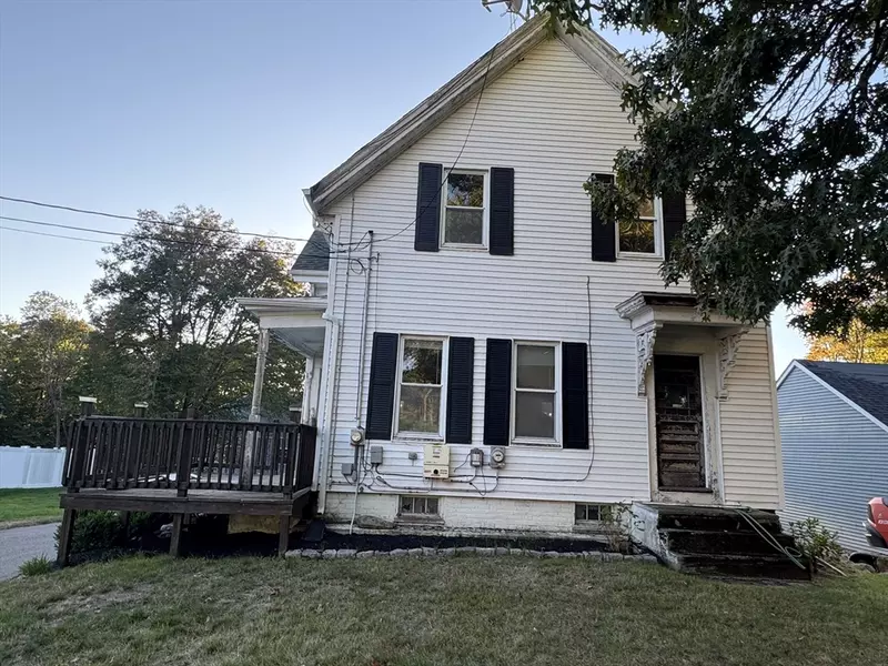 22 Blossom St, Brockton, MA 02302
