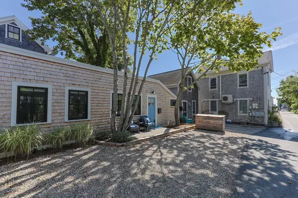 167 Bradford St #B, Provincetown, MA 02657