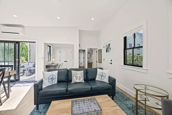 Provincetown, MA 02657,167 Bradford St #B