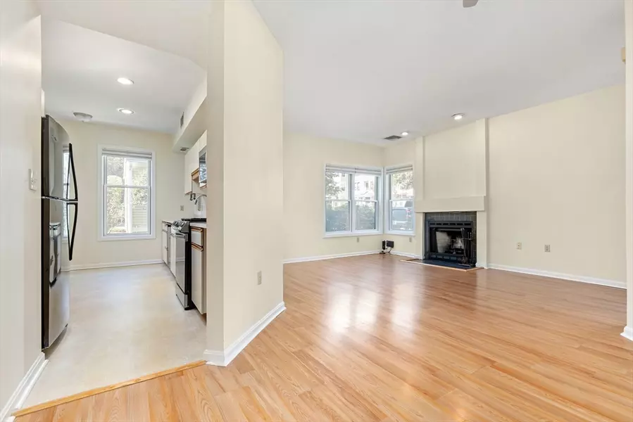 29 Hammond Pl #29, Woburn, MA 01801