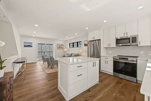 Provincetown, MA 02657,50 Nelson Avenue #6