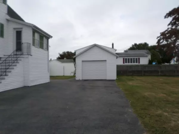 Saugus, MA 01906,9 Douglas Rd