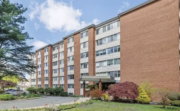 22 Chestnut Pl #114, Brookline, MA 02445