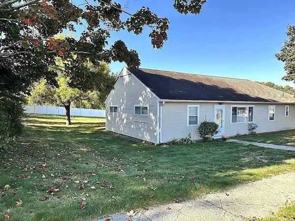 Chicopee, MA 01022,103 Collins Street #103