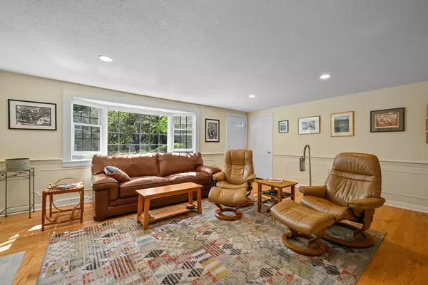 Dennis, MA 02660,32 Half Way