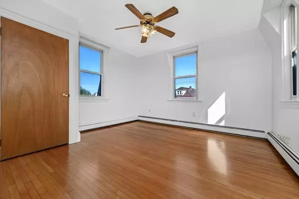 Medford, MA 02115,415 Main Street #2