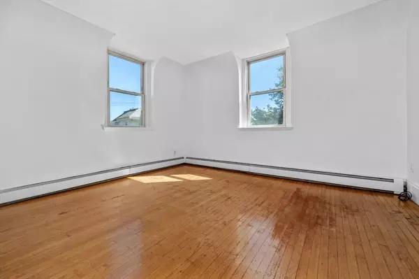 Medford, MA 02115,415 Main Street #2