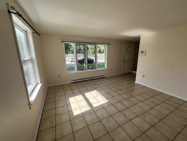 Medford, MA 02155,21A Mystic River Rd #1