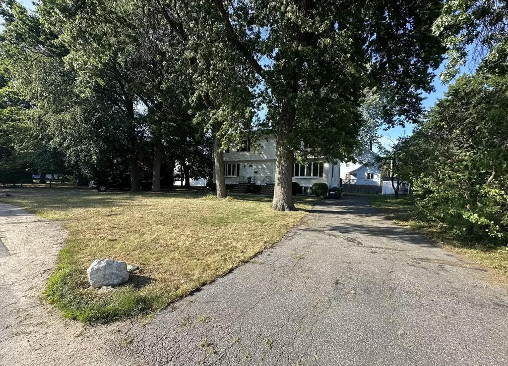 Medford, MA 02155,21A Mystic River Rd #1