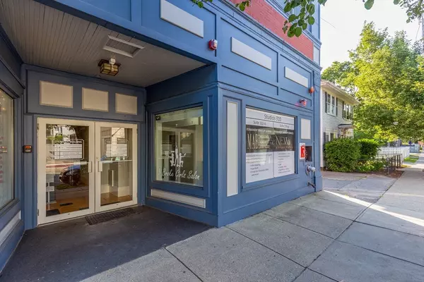 Plymouth, MA 02360,310 Court St #102