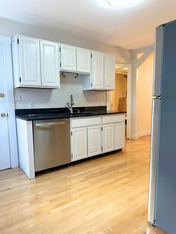 Somerville, MA 02145,36 Florence St #1