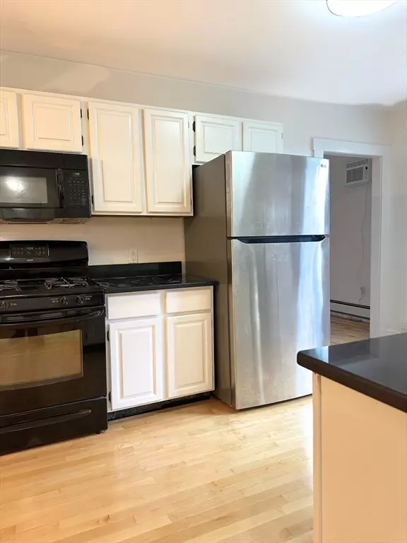 Somerville, MA 02145,36 Florence St #1