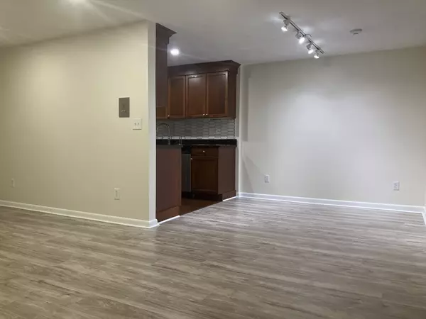 Canton, MA 02021,360 Neponset St. #605