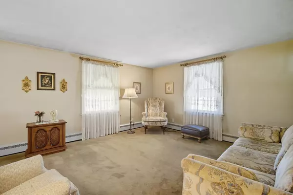 West Springfield, MA 01089,43 Greenleaf Ave