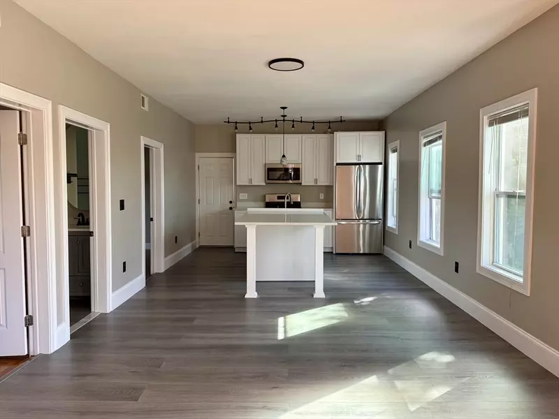 615 N Montello St #3, Brockton, MA 02301