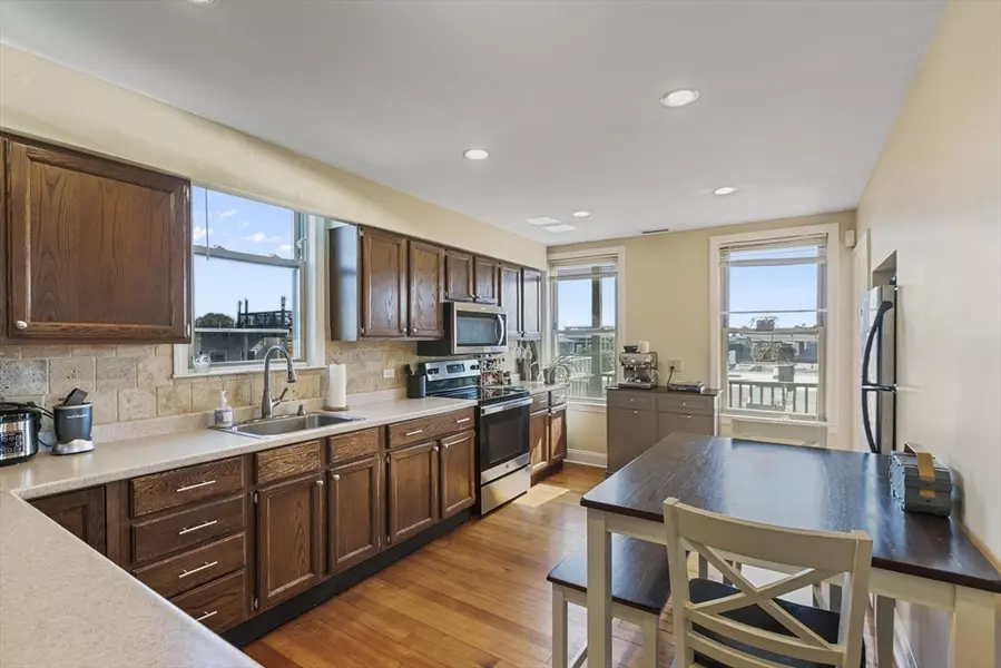697 East 6th #3, Boston, MA 02127