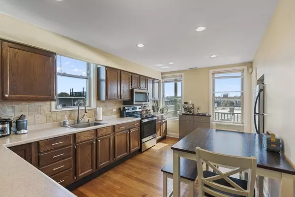 697 East 6th #3, Boston, MA 02127