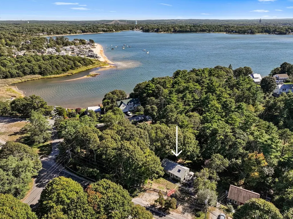 Bourne, MA 02532,901 Head Of The Bay Rd
