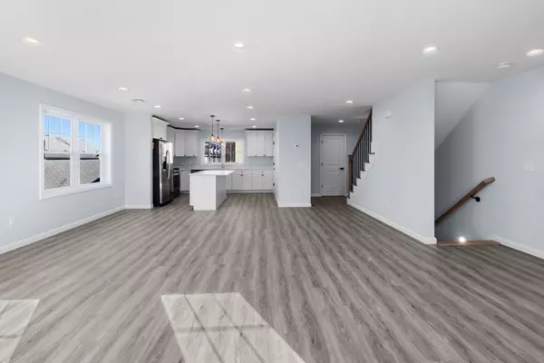 Fall River, MA 02720,206 Durfee St. #1A