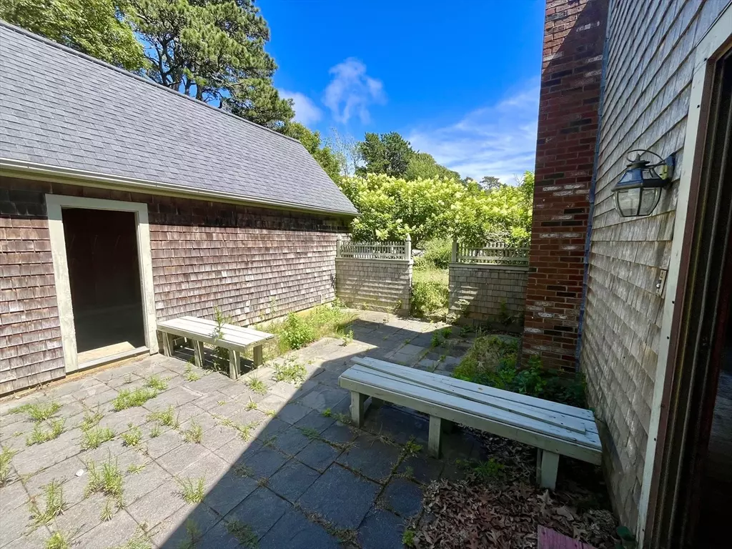Chatham, MA 02633,99 A Leonard Way