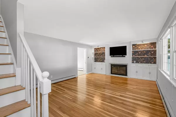 Dracut, MA 01826,105 Pine Valley Dr