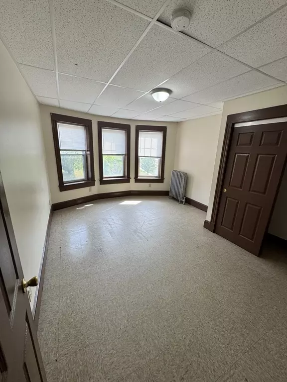 Springfield, MA 01105,175 Maple St #4R