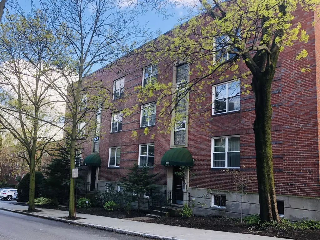 Brookline, MA 02445,150 Beaconsfield Rd #6