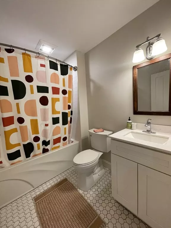 Boston, MA 02125,9 Savin Hill Ave #3