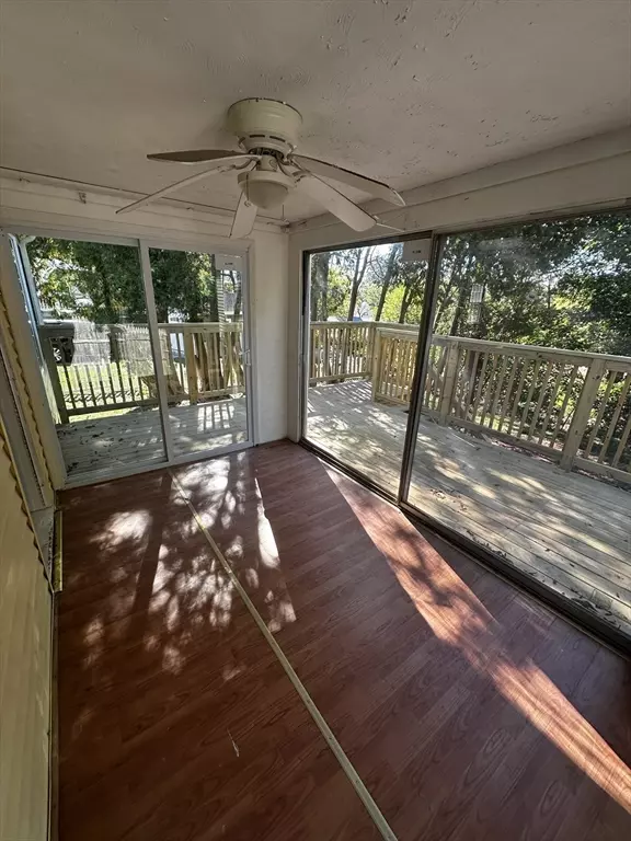 Worcester, MA 01602,5 Sherwood Road