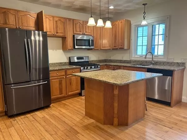 Johnston, RI 02919,982 Plainfield St #4