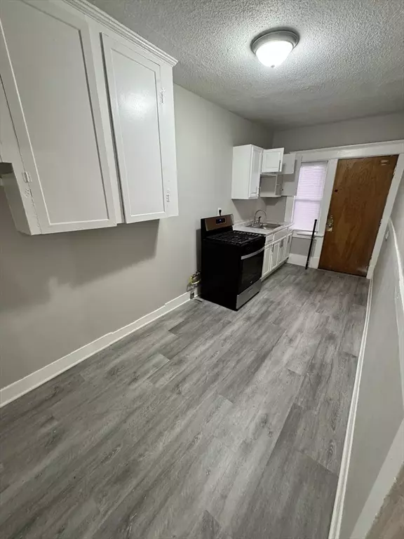 Springfield, MA 01108,10 Marengo Park #3L
