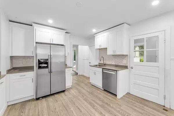 Medford, MA 02155,107 Belle Ave #1