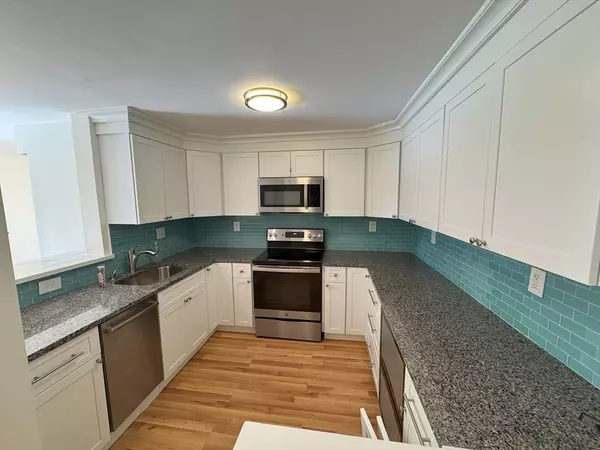 1321 Worcester Rd #307, Framingham, MA 01701
