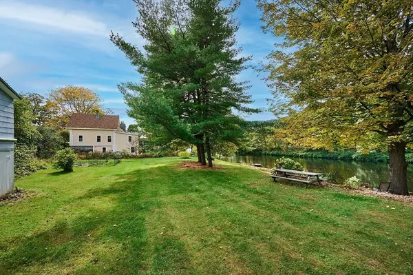 Shelburne, MA 01370,94 Main Street