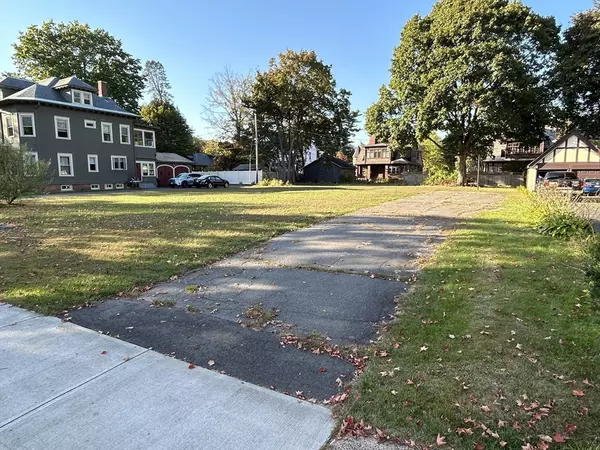 Holyoke, MA 01040,68 Fairfield Ave.