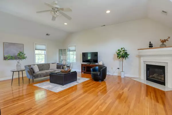 Burlington, MA 01803,137 Winn St