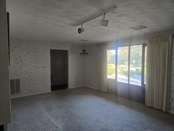 Canton, MA 02021,1 Ridge Hill Rd